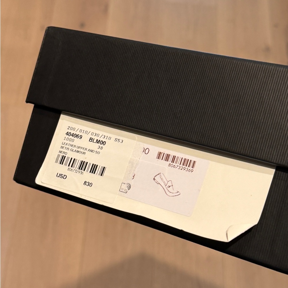 Gucci Loafer Black Leather Slip-On Loafers with Gold Detail - Picture 3 of 11